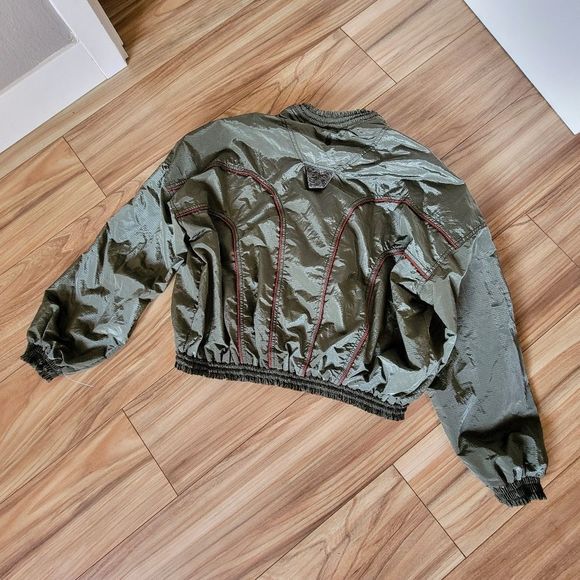 🆕 Free People Movement Starting Lineup Ruffle Smocked Windbreaker in Olive - Picture 11 of 14